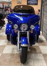 2024 Harley-Davidson® Tri Glide® Ultra Blue Burst thumb 3