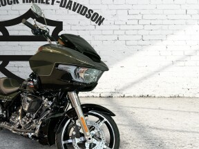 2026 Harley-Davidson® Road Glide® Olive Steel Metallic / Vivid Black Chrome Trim thumb 2