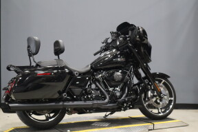 2024 Harley-Davidson® Street Glide® FLHX thumb 2