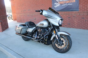 2023 Harley-Davidson® CVO™ Street Glide® Dark Platinum w/Pinstripe thumb 3