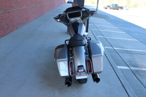 2023 Harley-Davidson® CVO™ Street Glide® Dark Platinum w/Pinstripe thumb 1