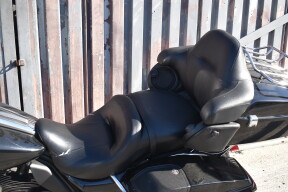 2019 Harley-Davidson® Ultra Limited FLHTK thumb 3