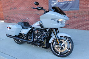 2025 Harley-Davidson® Road Glide® Billiard Gray thumb 3