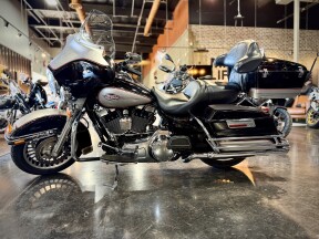 2009 Harley-Davidson® Electra Glide® Classic Vivid Black/ Pewter Pearl thumb 2