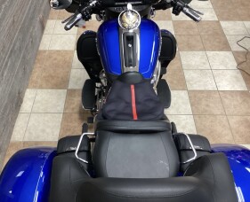 2024 Harley-Davidson® Tri Glide® Ultra Blue Burst thumb 2
