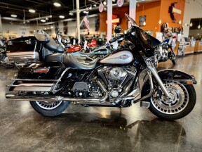 2009 Harley-Davidson® Electra Glide® Classic Vivid Black/ Pewter Pearl thumb 3