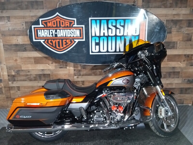 2026 Harley-Davidson® CVO Street Glide Torched Orange CVO Tri-Tone