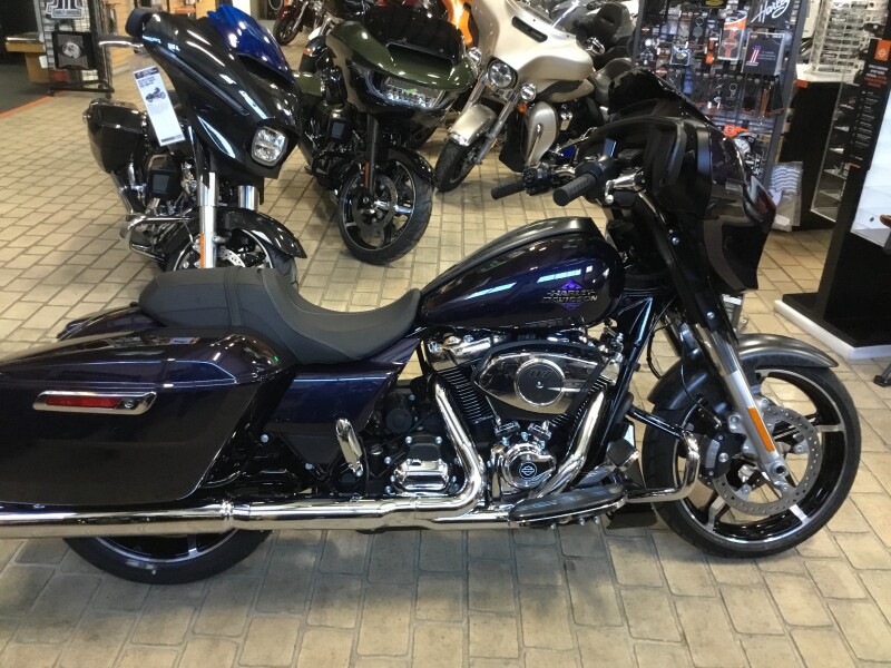 2025 Harley-Davidson® Street Glide® Mystic Shift