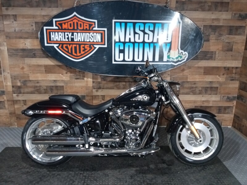 2026 Harley-Davidson® Fat Boy® Vivid Black Chrome Trim