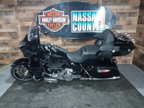 2026 Harley-Davidson® Street Glide Limited Vivid Black Chrome Trim thumb 2