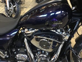 2025 Harley-Davidson® Street Glide® Mystic Shift thumb 3