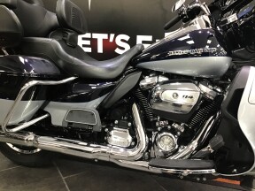 2019 Harley-Davidson® Ultra Limited Midnight Blue/Barracuda Silver thumb 2