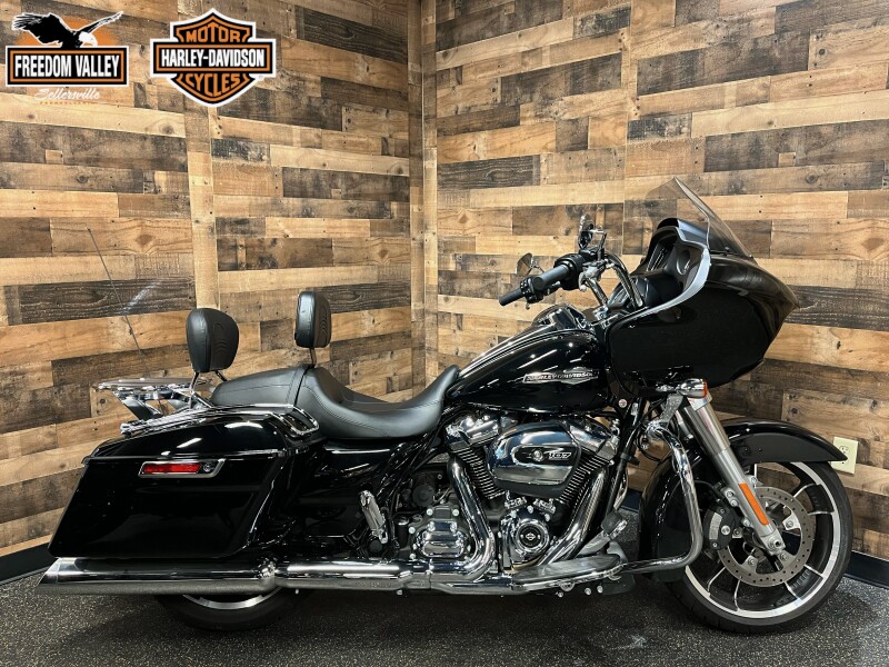 2023 Harley-Davidson® Road Glide® Vivid Black  FLTRX