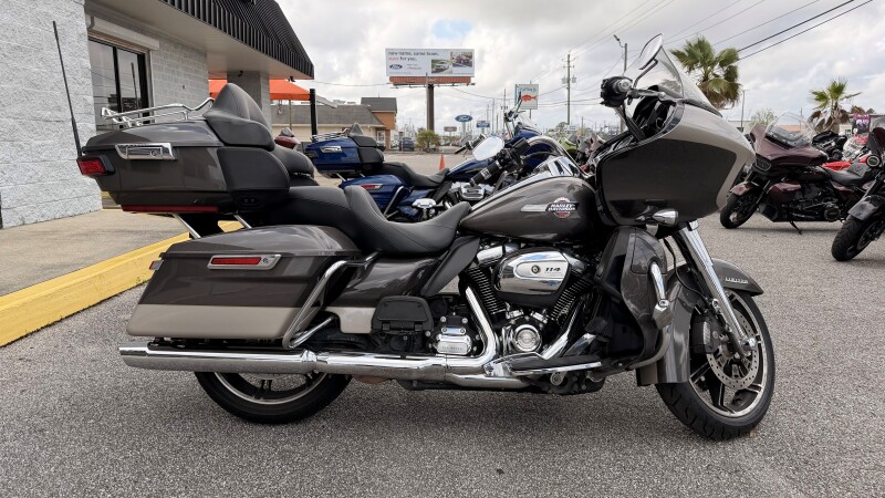 2023 Harley-Davidson® Road Glide® Limited Gray Haze/Silver Fortune