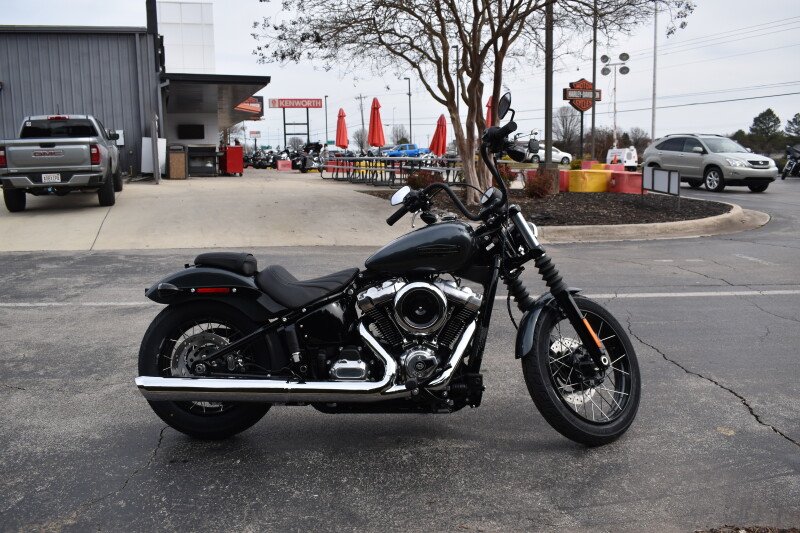 FXBB 2025 Street Bob™