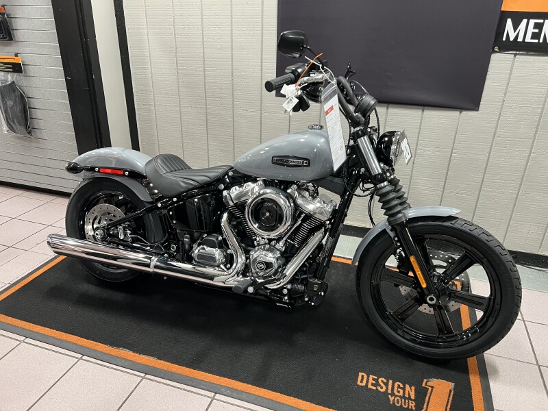 2026 Harley-Davidson® Street Bob® Dark Billiard Gray Chrome Cast Wheels