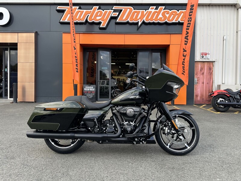 2026 Harley-Davidson® Road Glide® Olive Steel Metallic / Vivid Black Chrome Trim