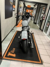 2026 Harley-Davidson® Street Bob® Dark Billiard Gray Chrome Cast Wheels thumb 2