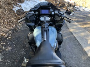2024 Harley-Davidson® Road Glide® Limited Sharkskin Blue thumb 0
