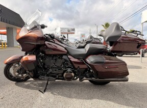 2024 Harley-Davidson® CVO™ Street Glide® Copperhead thumb 2