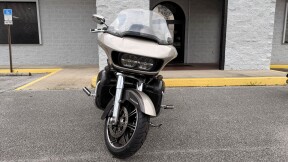 2023 Harley-Davidson® Road Glide® Limited Gray Haze/Silver Fortune thumb 3