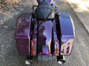 2025 Harley-Davidson® CVO™ Street Glide™ Poison Berry thumb 1