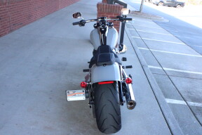 2024 Harley-Davidson® Breakout® 117 Billiard Gray thumb 3