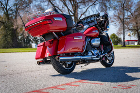 2023 Harley-Davidson® Ultra Limited FLHTK thumb 2