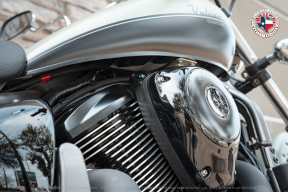2023 Kawasaki Vulcan® 900 Custom VN900C/F thumb 1