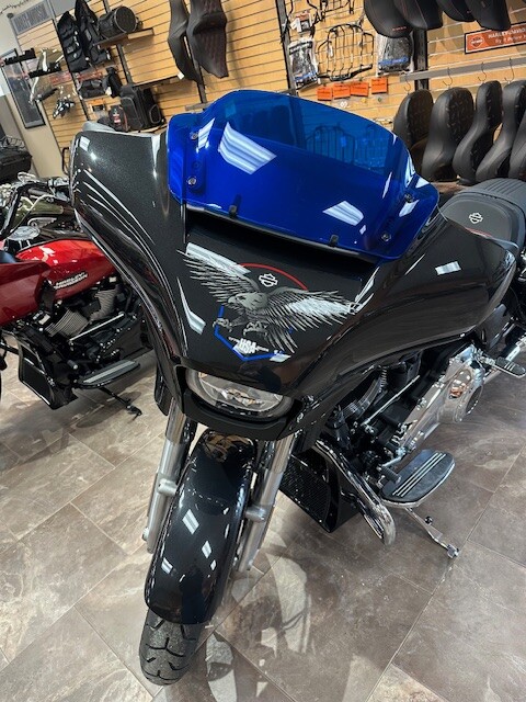 2026 Harley-Davidson® Street Glide® Midnight Ember Chrome Trim