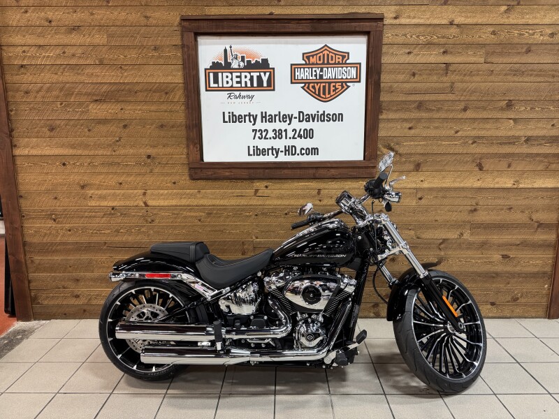 2026 Harley-Davidson® Breakout® Vivid Black Chrome Trim FXBR