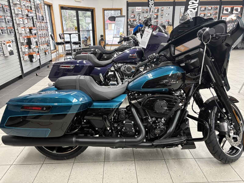 2026 Harley-Davidson® Street Glide® Teal Thunder / Vivid Black - Black