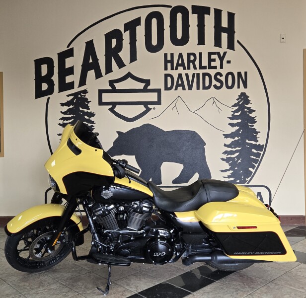 2023 Harley-Davidson® Street Glide® Special Prospect Gold - Black Finish