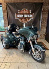 2020 Harley-Davidson® Tri Glide® Ultra FLHTCUTG Spruce thumb 3