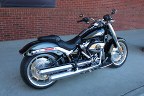 2026 Harley-Davidson® Fat Boy® Vivid Black Chrome Trim thumb 2