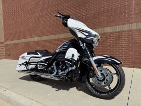 2016 Harley-Davidson® CVO™ Street Glide® White Amethyst with Black Licorice Flames thumb 2