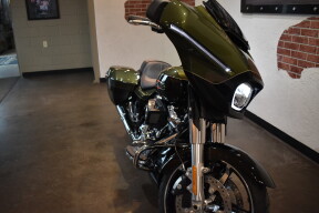 2026 Harley-Davidson® Street Glide® Olive Steel Metallic / Vivid Black Chrome Trim thumb 3