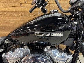 2026 Harley-Davidson® Street Bob® Vivid Black Chrome Laced Wheels FXBB thumb 3