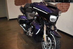 2026 Harley-Davidson® Street Glide Limited Purple Abyss / Vivid Black Chrome Trim thumb 3