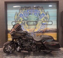 2026 Harley-Davidson® Street Glide® Vivid Black Black Trim thumb 3