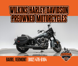 2025 Harley-Davidson FLHC Heritage Classic in Iron Horse Metallic with 5,577 miles thumb 2