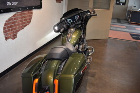 2026 Harley-Davidson® Street Glide® Olive Steel Metallic / Vivid Black Chrome Trim thumb 2