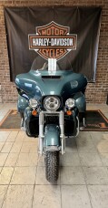 2020 Harley-Davidson® Tri Glide® Ultra FLHTCUTG Spruce thumb 2