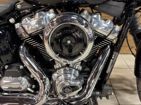 2026 Harley-Davidson® Street Bob® Vivid Black Chrome Laced Wheels FXBB thumb 2