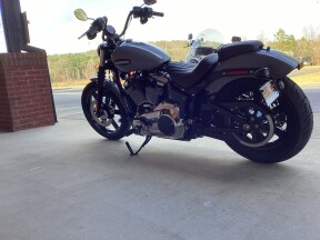 2026 Harley-Davidson® Street Bob® Dark Billiard Gray Chrome Cast Wheels thumb 0