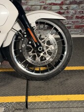 Harley-Davidson® Street Glide Limited 2026 FLHXL WHITE ONYX PRL W/ PINSTRIPE thumb 1
