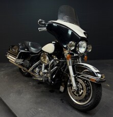 Harley-Davidson® Electra Glide® Standard 2008 FLHT BLACK thumb 3