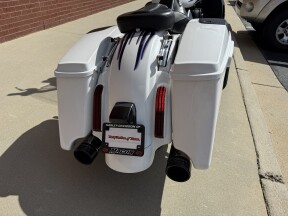 2016 Harley-Davidson® CVO™ Street Glide® White Amethyst with Black Licorice Flames thumb 0