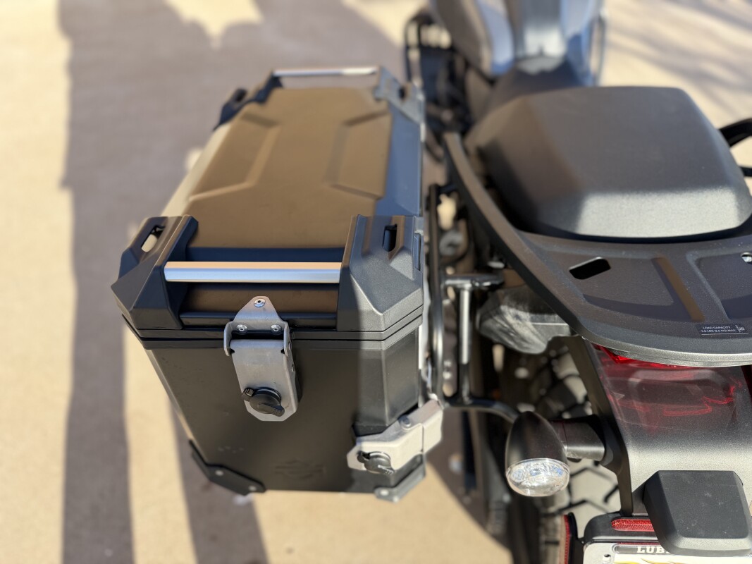 2022 Harley-Davidson® Pan America™ 1250 Special Gauntlet Gray Metallic, photo 11