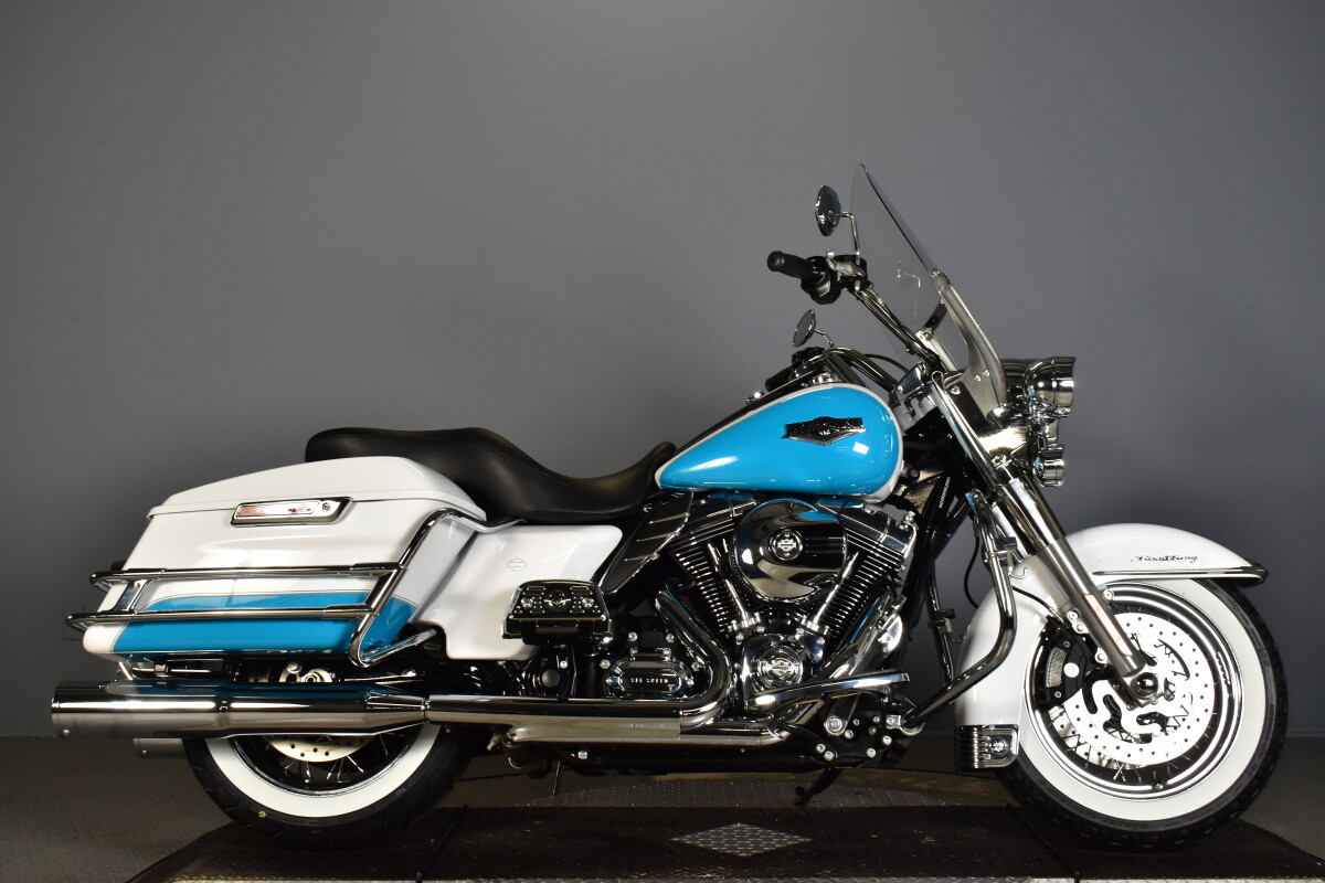 2016 Harley-Davidson® Road King® Classic FLHRC